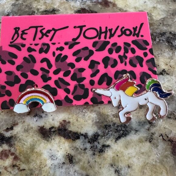 EARRINGS! Betsey Johnson Multicolor Unicorn and Rainbow Earrings BNWT - Picture 1 of 5